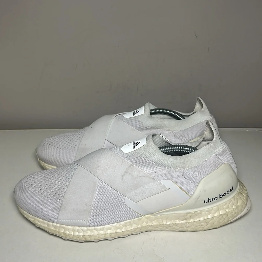 Adidas UltraBoost crisscross DNA White Sneakers